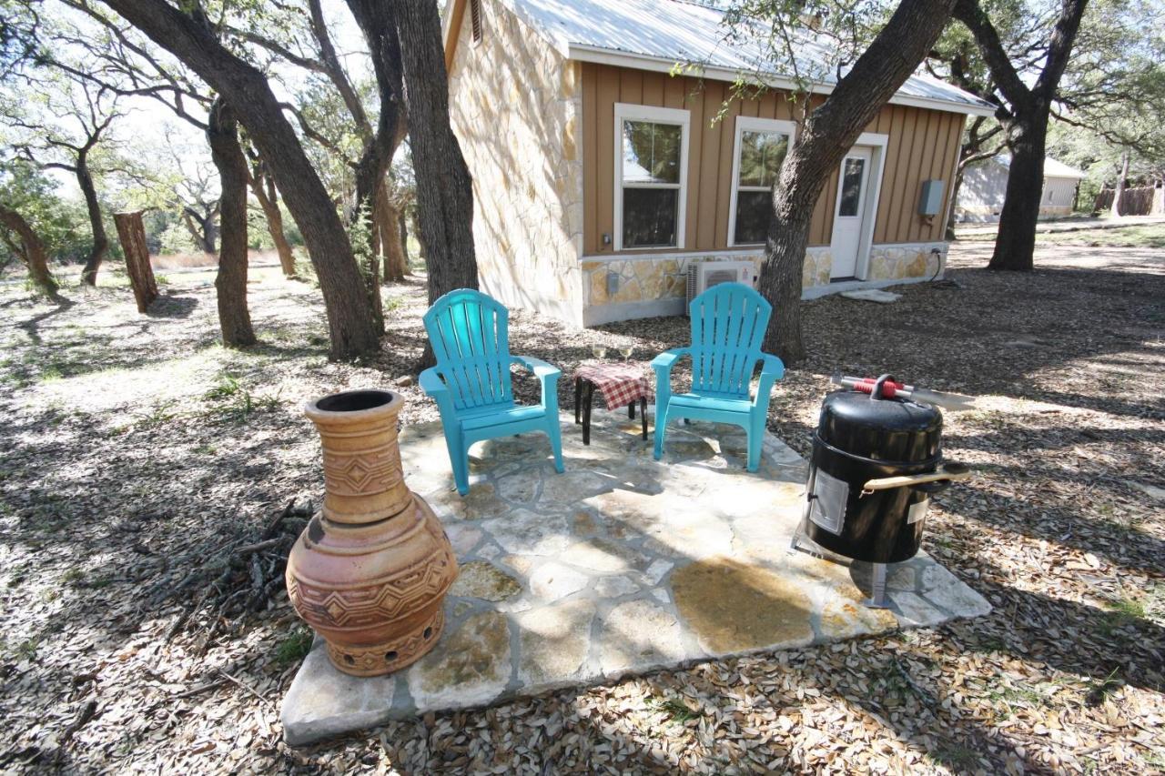 Cabins At Flite Acres-Desert Willow Wimberley Exterior foto